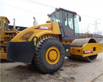 四川壓路機(jī)租賃