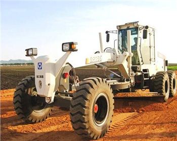 平地機(jī)施工用途,跟著成都平地機(jī)租賃公司來(lái)看