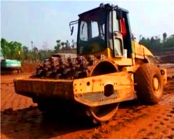 成都龍工20噸羊角碾