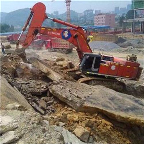 冬季停工期間，如何正確地停放挖掘機？