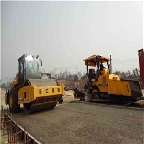 成都壓路機(jī)租賃：道路建設(shè)的堅實力量